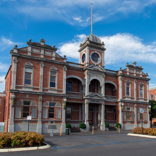 Castlemaine town hall viewed from the street.