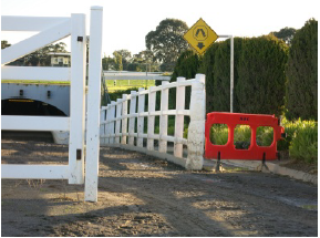 Image shows the Pedestrian entrance via Glen Eira Road—blocked. Photograph courtesy of the Victorian Auditor-General's Office.