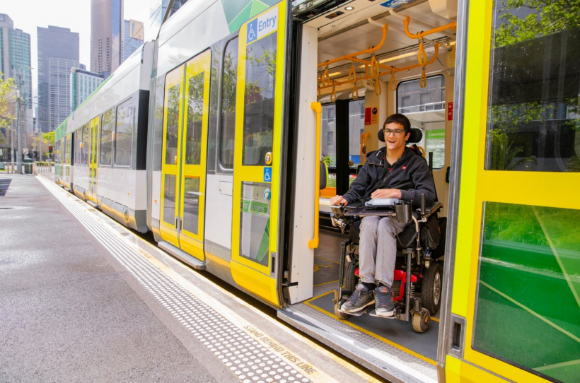 FIGURE 1B: Example of a level-access stop with a low-floor tram