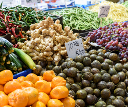 Image shows a vegetable stall in Queen Victoria Market, Melbourn, Australia. Photo courtesy of anystock/Shutterstock.com