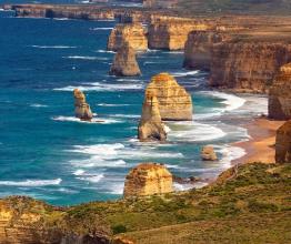 Great Ocean Road, Victoria. Photo by Alvov/shutterstock.com